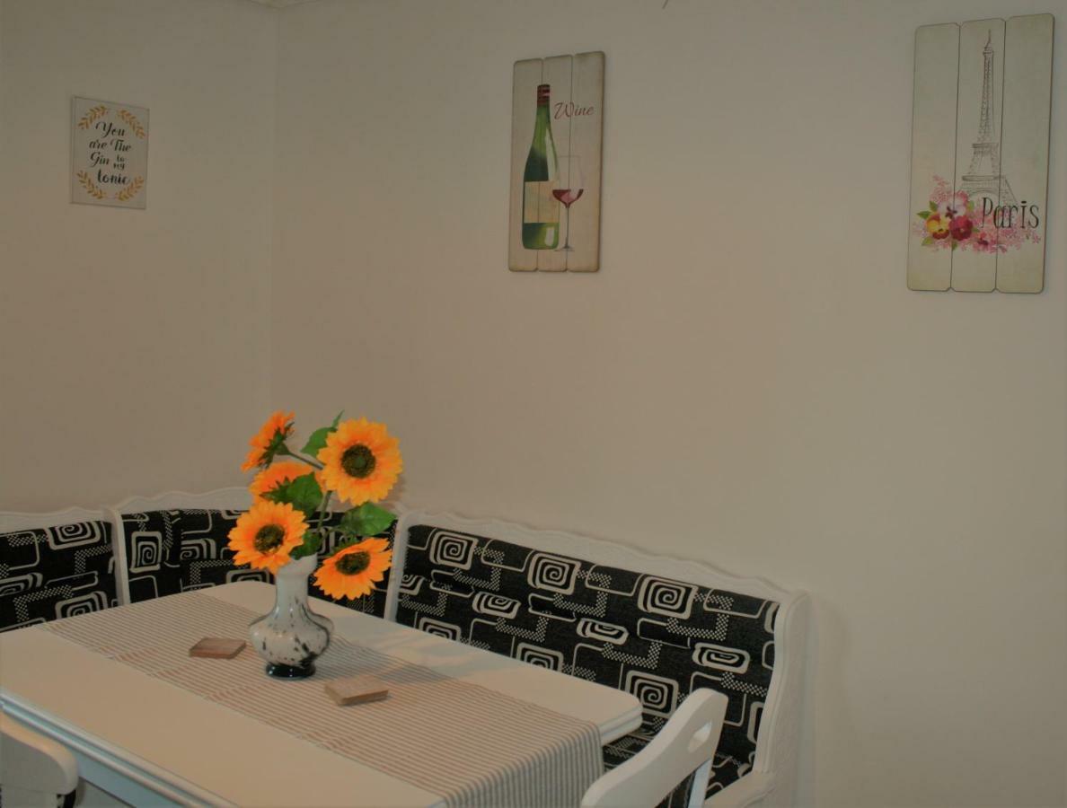 Casa Peterfi - Apartment With 3 Bedrooms And Spacious Living Room Târgu-Mureş Exterior foto